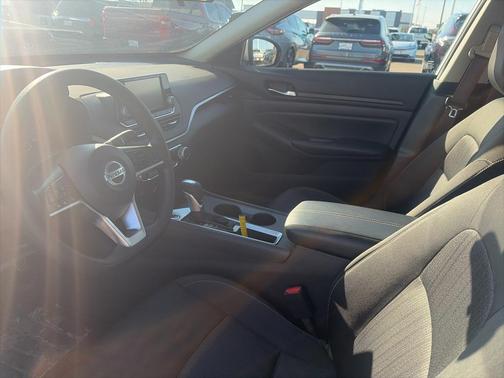 2022 Nissan Altima S FWD