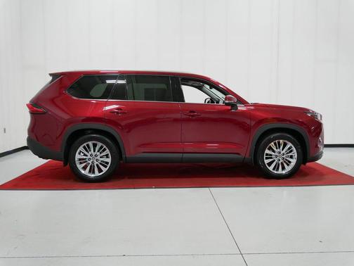 Pearl 2024 Toyota Grand Highlander Platinum