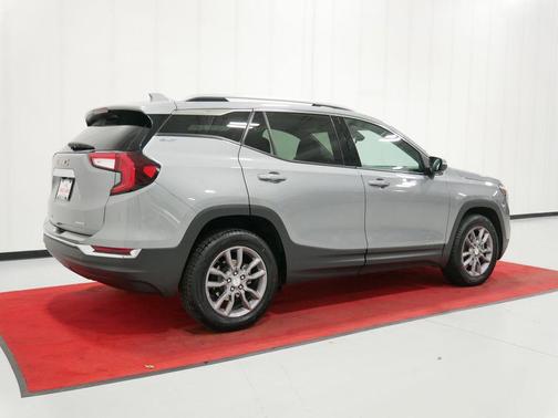 Sterling Metallic 2024 GMC Terrain SLT