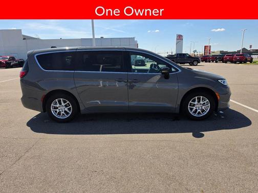 Gray Clearcoat 2025 Chrysler Pacifica L