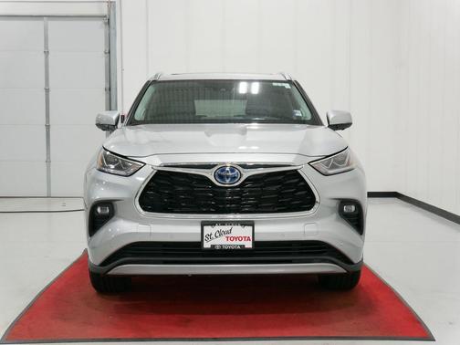 Celestial Silver Metallic 2023 Toyota Highlander Hybrid Platinum