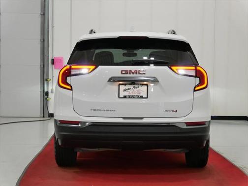 2023 GMC Terrain AWD AT4