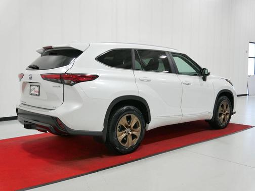 2023 Toyota Highlander Hybrid XLE