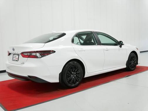 2024 Toyota Camry Hybrid LE