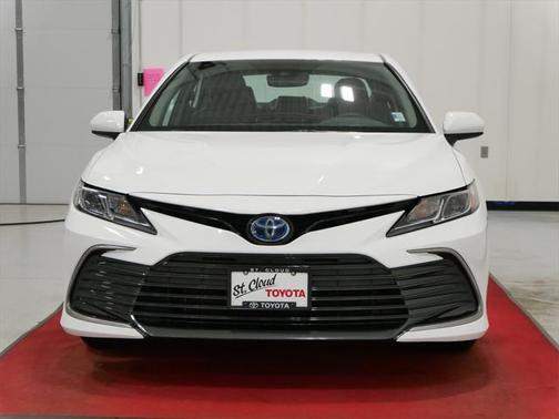 2024 Toyota Camry Hybrid LE