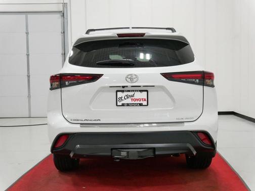 Wind Chill Pearl 2025 Toyota Highlander XLE