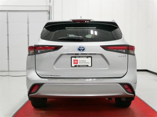 2024 Toyota Highlander Hybrid Platinum