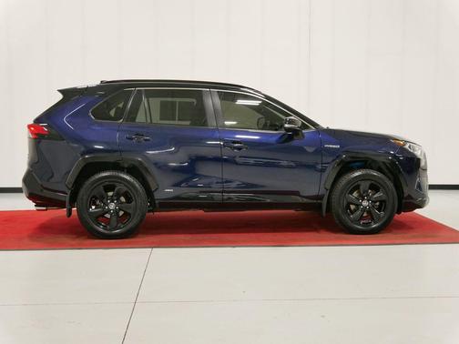 2020 Toyota RAV4 Hybrid SE