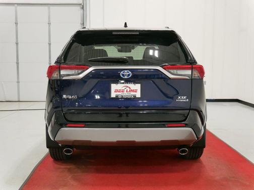 2020 Toyota RAV4 Hybrid SE