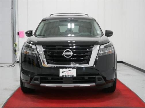 2024 Nissan Pathfinder Platinum 4WD