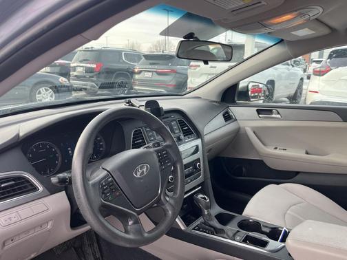 2016 Hyundai SONATA SE