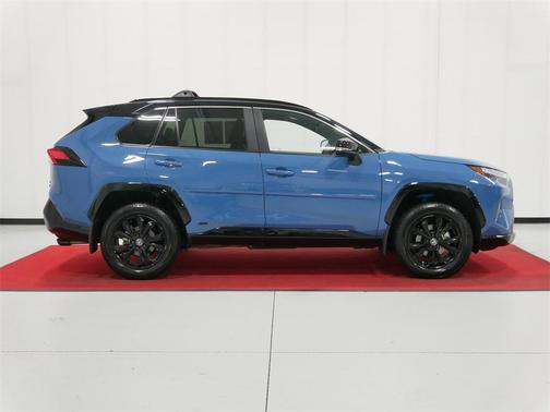 2024 Toyota RAV4 Hybrid SE