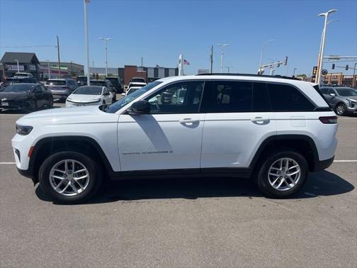2023 Jeep Grand Cherokee Laredo