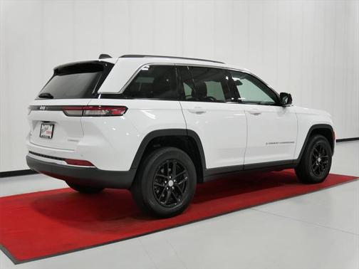 2023 Jeep Grand Cherokee Laredo