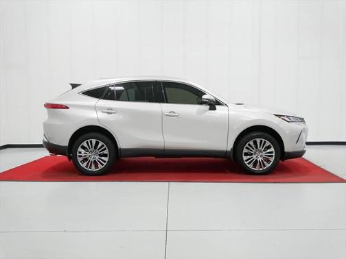 2022 Toyota Venza XLE