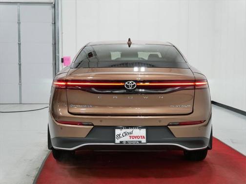 2025 Toyota Crown Platinum