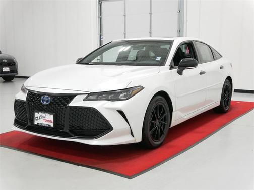 2022 Toyota Avalon Hybrid XSE