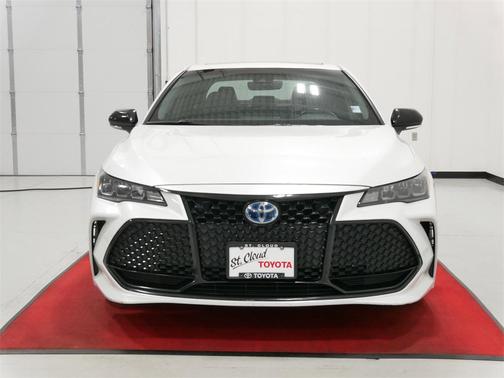 2022 Toyota Avalon Hybrid XSE