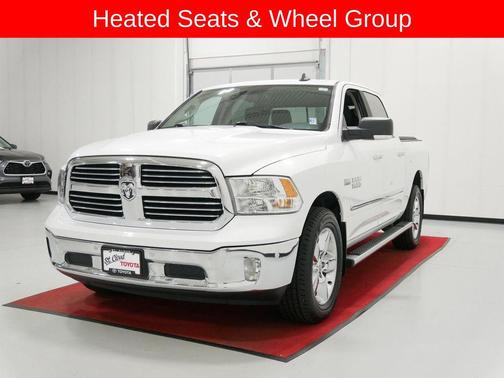 Bright White Clearcoat 2018 RAM 1500 Big Horn