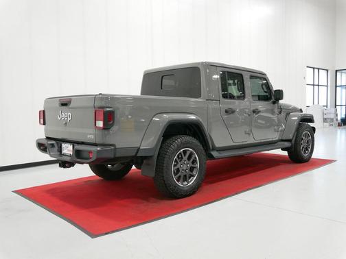 2022 Jeep Gladiator Overland