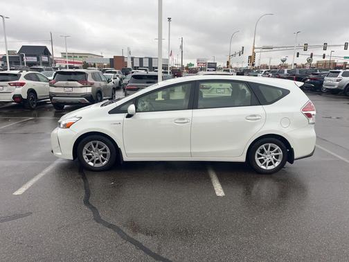 2017 Toyota Prius v Three