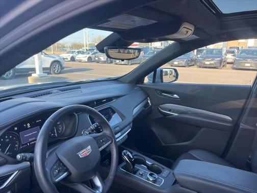 2023 Cadillac XT4 Premium Luxury