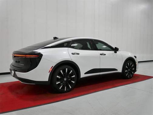 2025 Toyota Crown Platinum