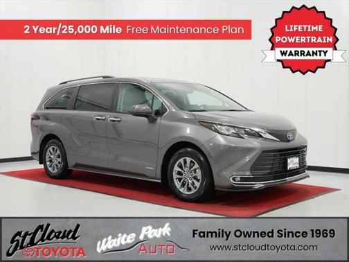2021 Toyota Sienna XLE 8 Passenger