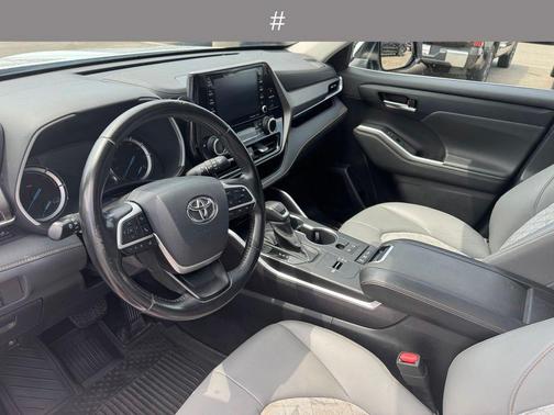 Wind Chill Pearl 2022 Toyota Highlander Hybrid XLE
