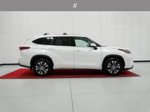 Blizzard Pearl 2020 Toyota Highlander XLE
