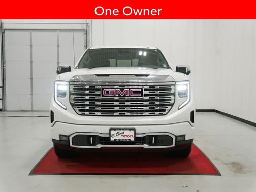 White Frost Tricoat 2023 GMC Sierra 1500 Denali