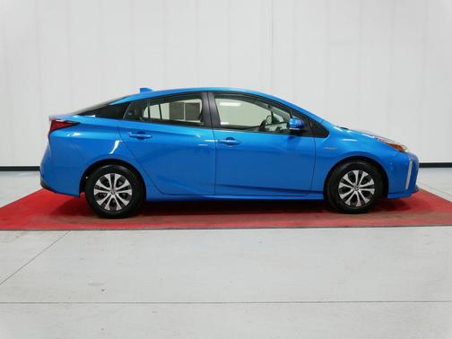 2021 Toyota Prius XLE