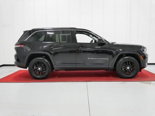 2023 Jeep Grand Cherokee Laredo
