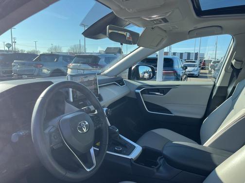 2024 Toyota RAV4 Hybrid XLE Premium