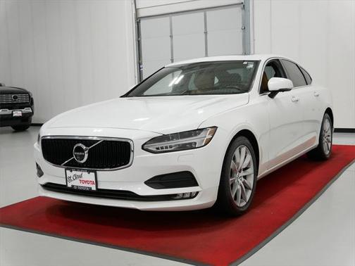 2017 Volvo S90 T6 Momentum