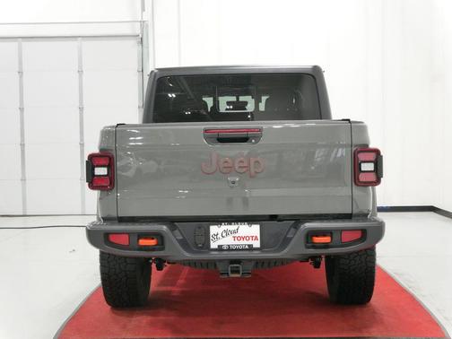 Sting-Gray Clearcoat 2023 Jeep Gladiator Mojave 4x4