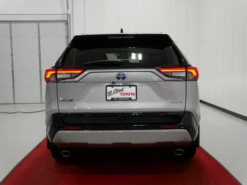 2022 Toyota RAV4 Hybrid SE