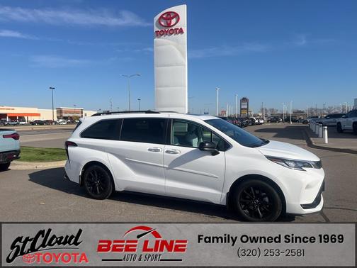 2022 Toyota Sienna XSE 7 Passenger