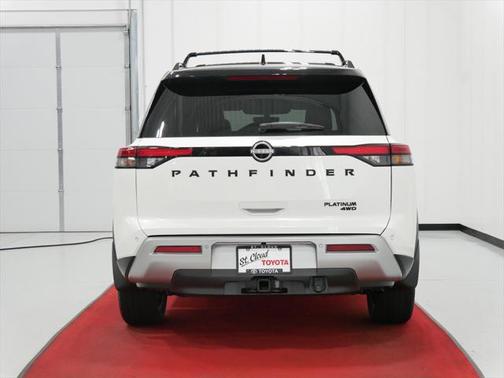 2024 Nissan Pathfinder Platinum 4WD