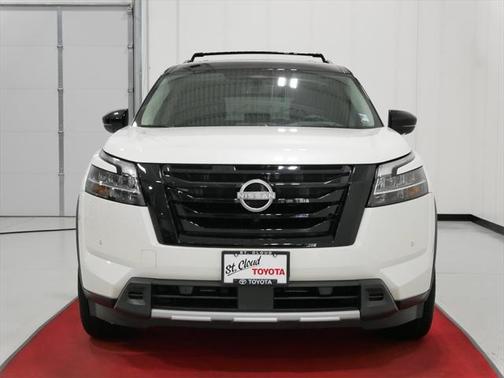 2024 Nissan Pathfinder Platinum 4WD