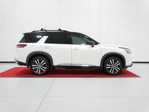 2024 Nissan Pathfinder Platinum 4WD