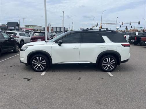 2024 Nissan Pathfinder Platinum 4WD