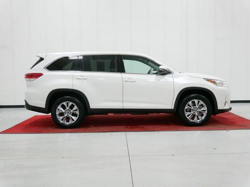 2019 Toyota Highlander LE I4