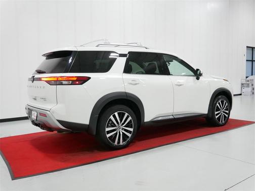 2024 Nissan Pathfinder Platinum 4WD