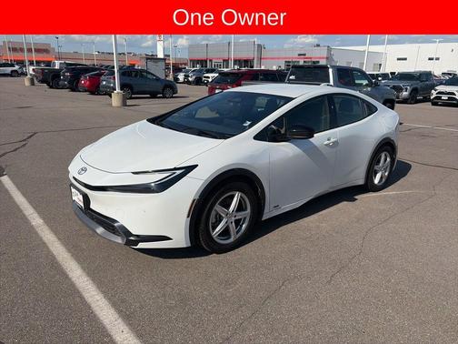 Pearl 2023 Toyota Prius XLE