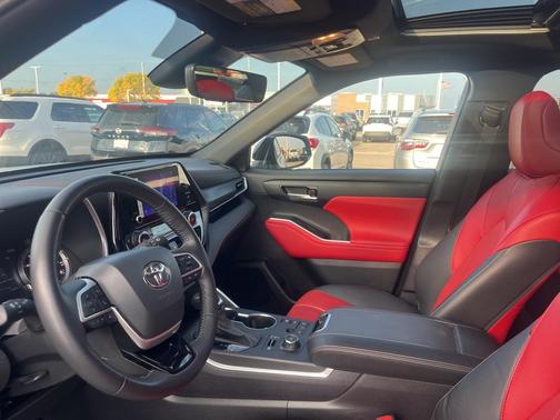 2023 Toyota Highlander XSE