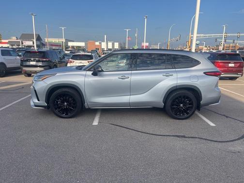 2023 Toyota Highlander XSE