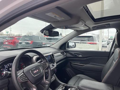 2023 GMC Acadia AWD AT4