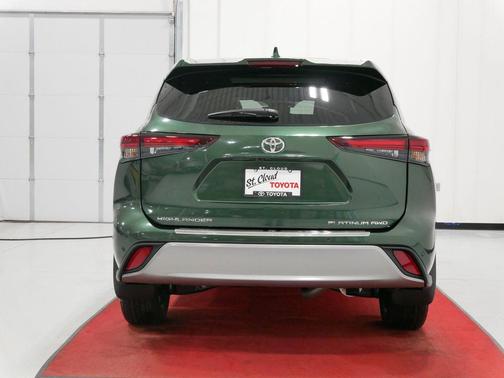 2025 Toyota Highlander Platinum