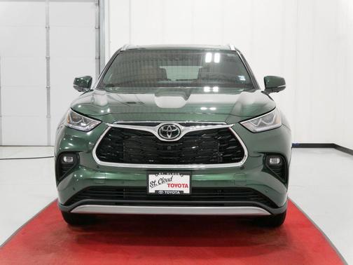 2025 Toyota Highlander Platinum